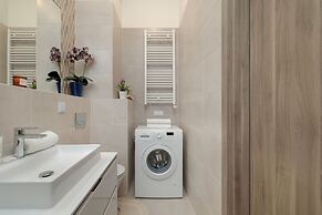 Luxurious Apartment by Renters Prestige