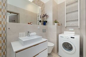 Luxurious Apartment by Renters Prestige