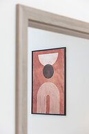 Luxurious Apartment by Renters Prestige