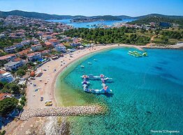 Beautiful 2-bedrooms Apartment in Rogoznica