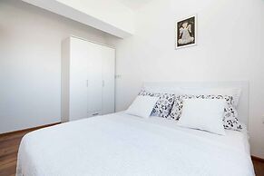 Beautiful 2-bedrooms Apartment in Rogoznica