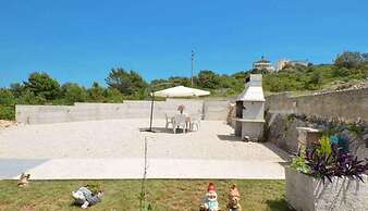 Beautiful 2-bedrooms Apartment in Rogoznica