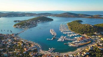 Beautiful 2-bedrooms Apartment in Rogoznica