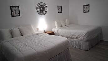 Daytona Shores Inn & Suites