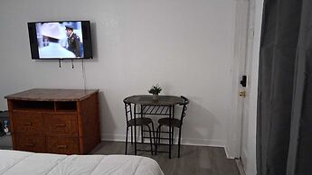 Daytona Shores Inn & Suites