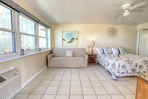 Daytona Shores Inn & Suites