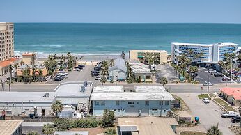 Daytona Shores Inn & Suites