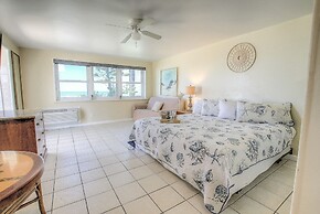 Daytona Shores Inn & Suites