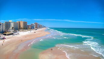 Daytona Shores Inn & Suites