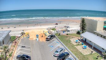 Daytona Shores Inn & Suites