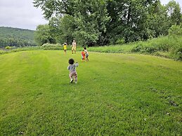 Pocono Dog-Friendly Home on River