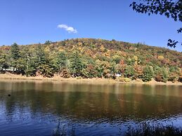 Pocono Dog-Friendly Home on River