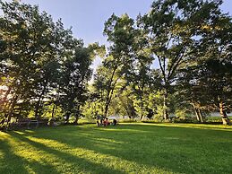 Pocono Dog-Friendly Home on River