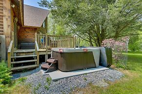 Pocono Dog-Friendly Home on River