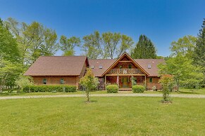Pocono Dog-Friendly Home on River