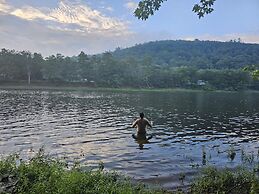 Pocono Dog-Friendly Home on River