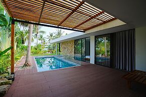 Kiwuki Beachfront Villa