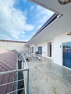 Sunset Paradise Moaboal