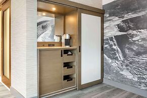 Cambria Hotel Niagara Falls