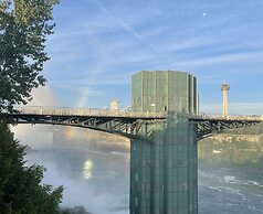 Cambria Hotel Niagara Falls