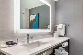 Cambria Hotel Niagara Falls