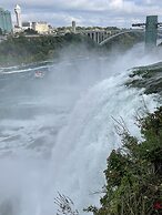 Cambria Hotel Niagara Falls