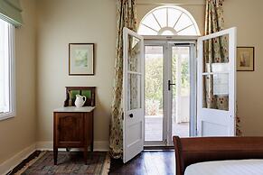 Wollaston House by the BnB Collection