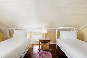 Wollaston House by the BnB Collection