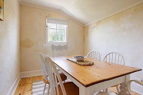 Wollaston House by the BnB Collection