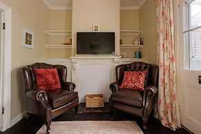 Wollaston House by the BnB Collection