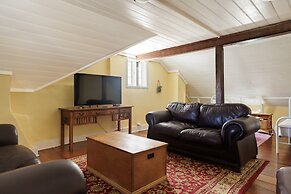 Wollaston House by the BnB Collection