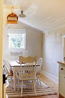 Wollaston House by the BnB Collection