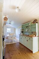 Wollaston House by the BnB Collection