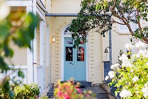 Wollaston House by the BnB Collection