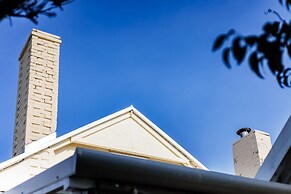 Wollaston House by the BnB Collection