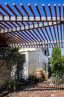 Wollaston House by the BnB Collection