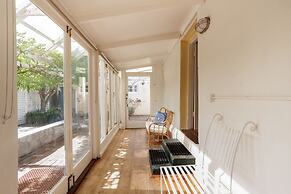 Wollaston House by the BnB Collection