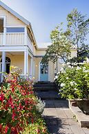 Wollaston House by the BnB Collection