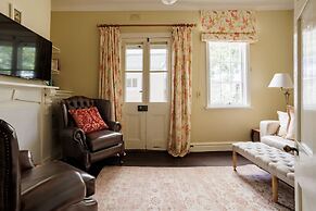 Wollaston House by the BnB Collection