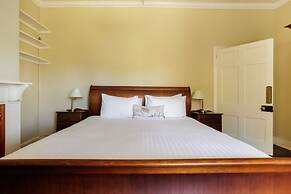 Wollaston House by the BnB Collection