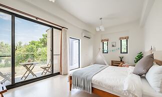 Pet Rainbow Maison Resort Hotel