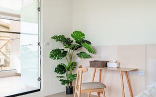 Pet Rainbow Maison Resort Hotel