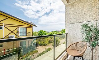 Pet Rainbow Maison Resort Hotel