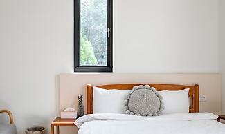 Pet Rainbow Maison Resort Hotel