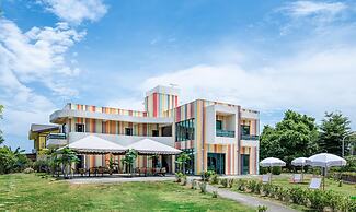 Pet Rainbow Maison Resort Hotel