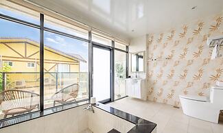 Pet Rainbow Maison Resort Hotel