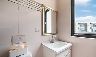 Pet Rainbow Maison Resort Hotel