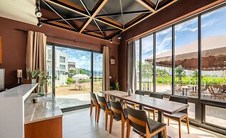 Pet Rainbow Maison Resort Hotel