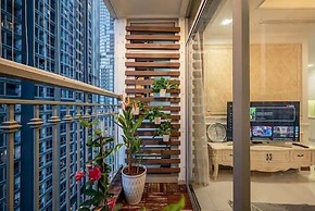 Lyshing Apartment in Vinhomes Luxury Landmark