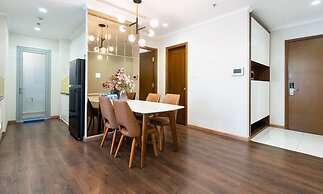 Lyshing Apartment in Vinhomes Luxury Landmark